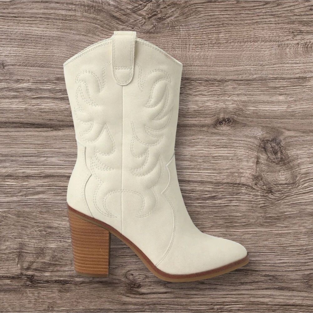 Brand New in Box Pioneer Woman Mid Calf Embroidered Western Boot - Bone